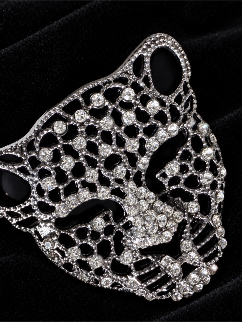 Rhinestone Leopard Head Brooch in Silver & Black